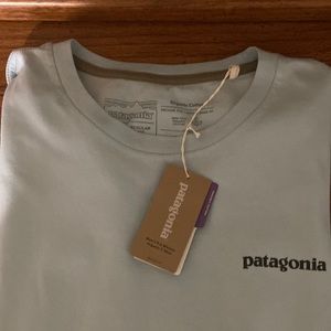 Mens, new with tags Patagonia t-shirt